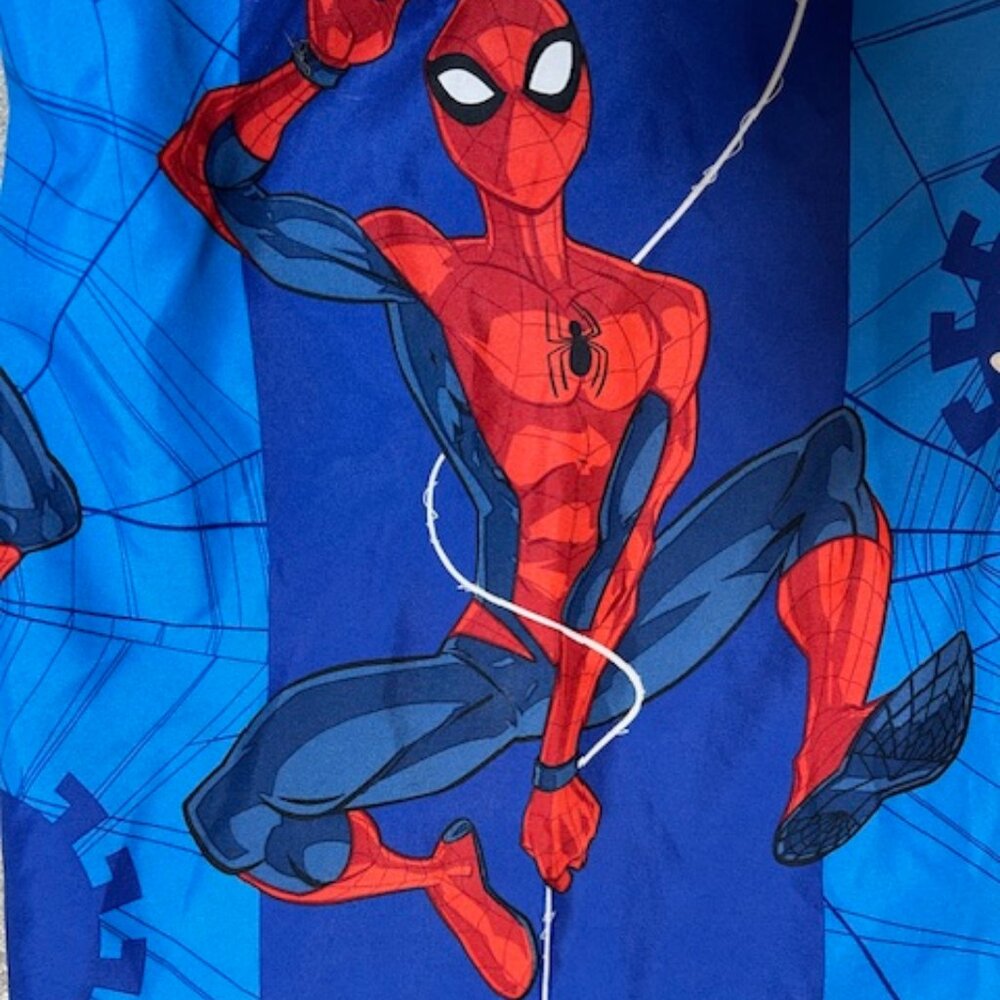 MARVEL Spider-Man Shower Curtain with Blue Plastic Shower Curtain Rings